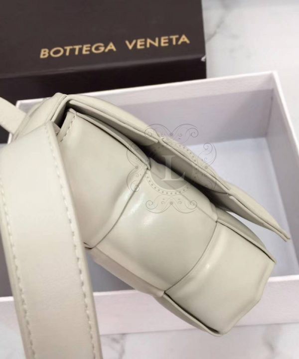 Replica Bottega Veneta Padded Cassette Bag White
