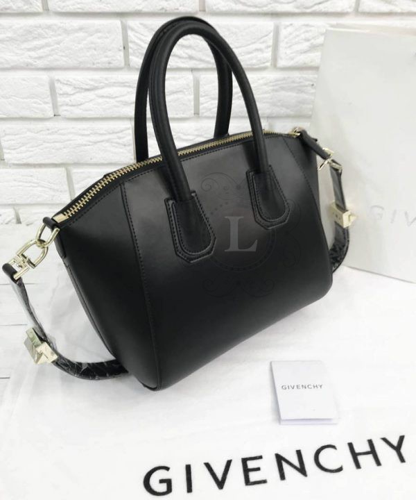 Replica Givenchy Antigona Mini Bag